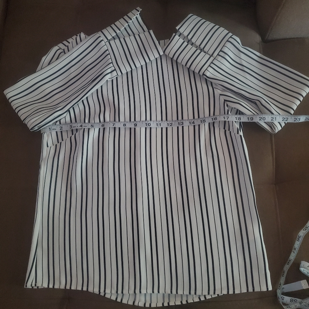 Long Split Cuff Tuxedo Stripe Blouse - Picture 5 of 8